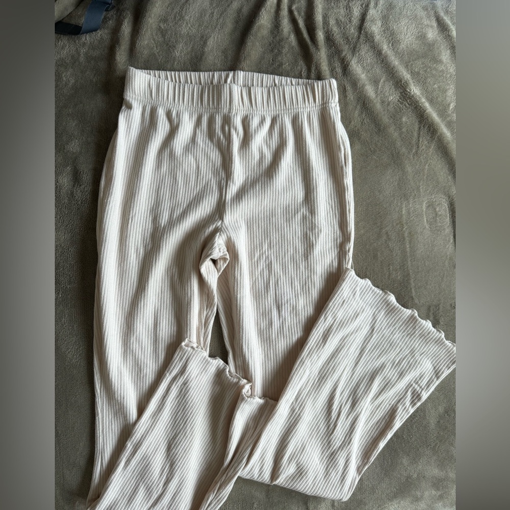 Women’s ribbed cream flare pant